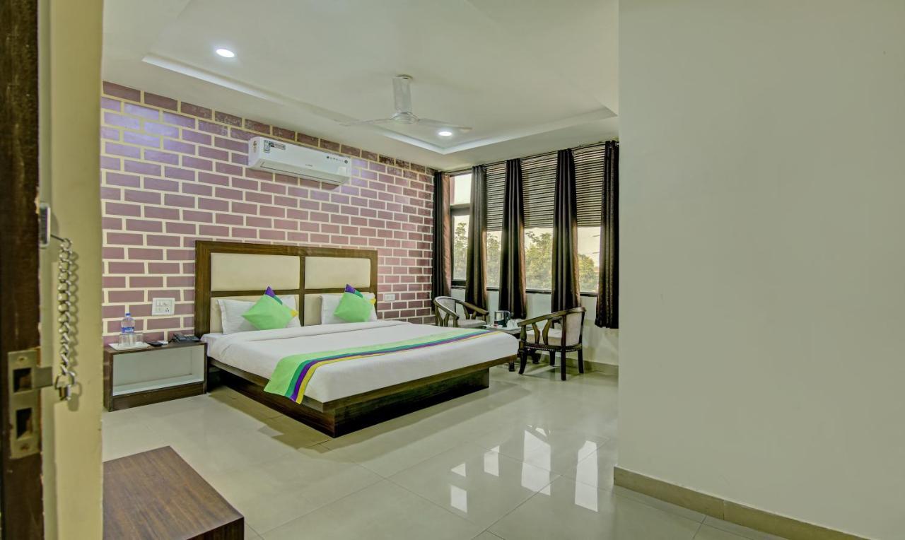 Treebo Trend Benz Chandigarh Exterior photo