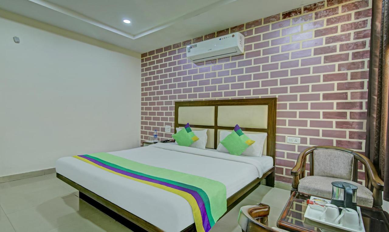 Treebo Trend Benz Chandigarh Exterior photo